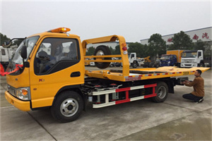 宝兴哪里有拖车服务