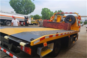 宝兴附近拖车电话号码服务