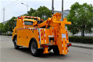 宝兴高速路拖车费