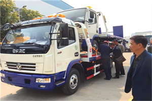 宝兴汽车道路救援拖车价格